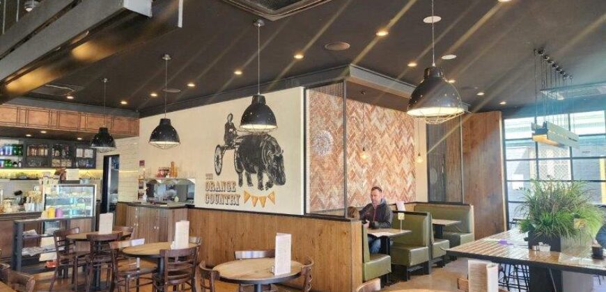 Café & Yogurt Bar – Orange