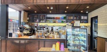 Café & Yogurt Bar – Orange